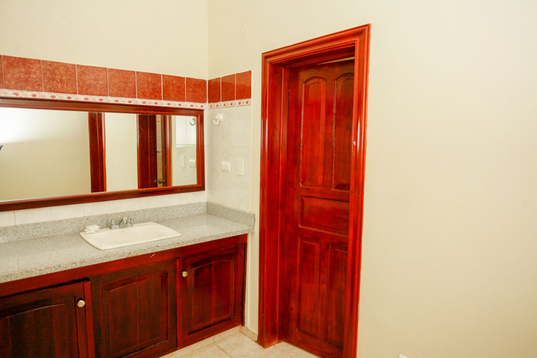 Bathroom 3, Hotel Cortecito Inn Bavaro, Salvaleon de Higuey