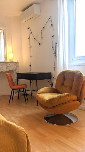 Others 5, Chambre Voltaire ou Chambre Beckett, terrasse en bord de Sorgue, Vaucluse