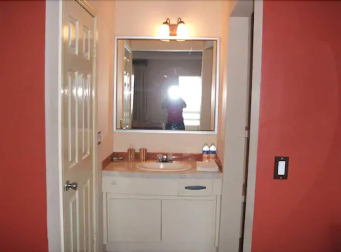 Bathroom 3, Hotel Pueblito Inn, Tijuana