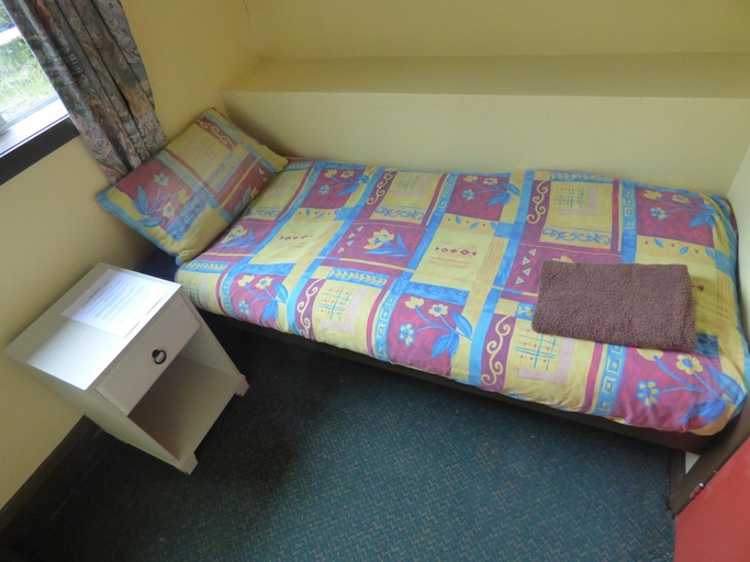 Bedroom 2, Chateau Backpacker Motels, Westland