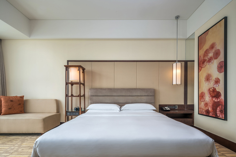 Bedroom 3, Hyatt Regency Qingdao, Qingdao
