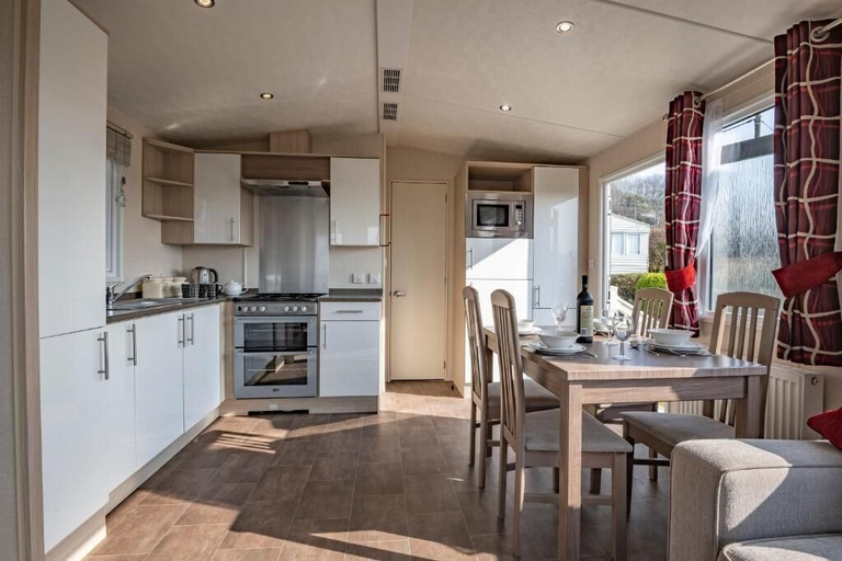 Private kitchen 4, Tan Rallt Holiday Park & Spa, Conwy