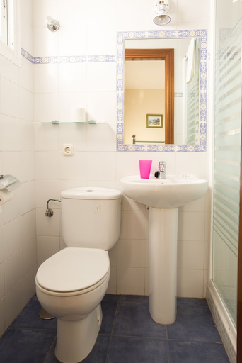 Bathroom, Hostal Apartamentos El Gallo, Málaga