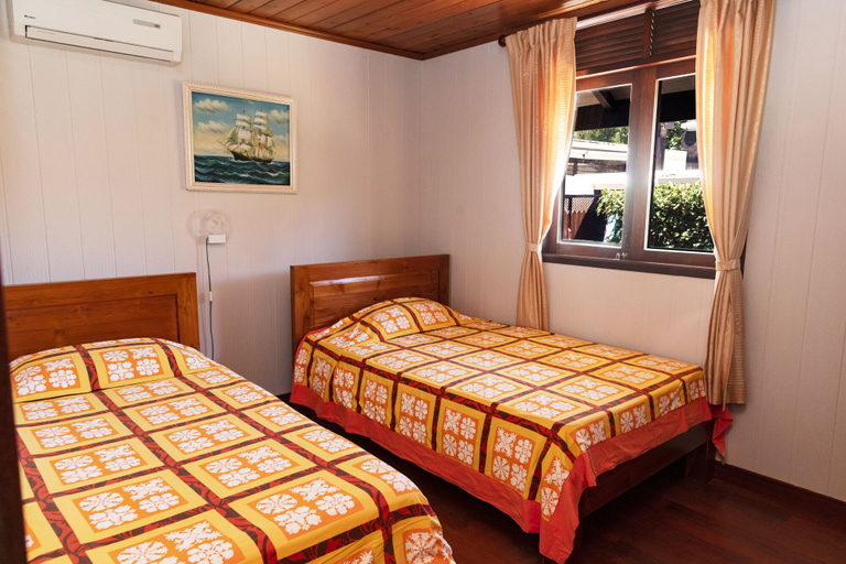 Bedroom 2, Moorea Golf Lodge