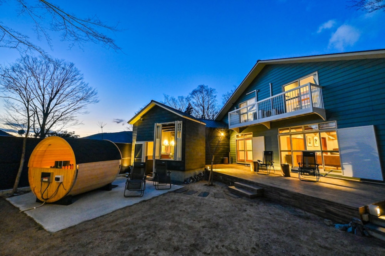 Exterior & Views