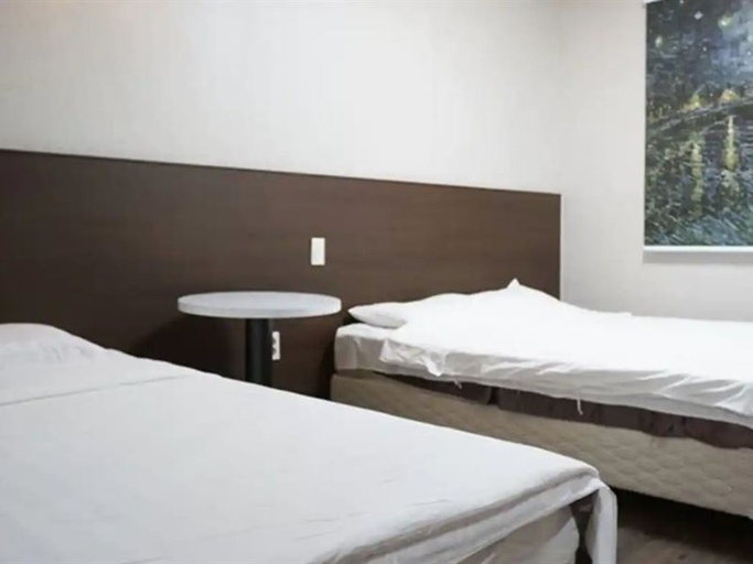 Bedroom 3, Apple Hotel, Jeju