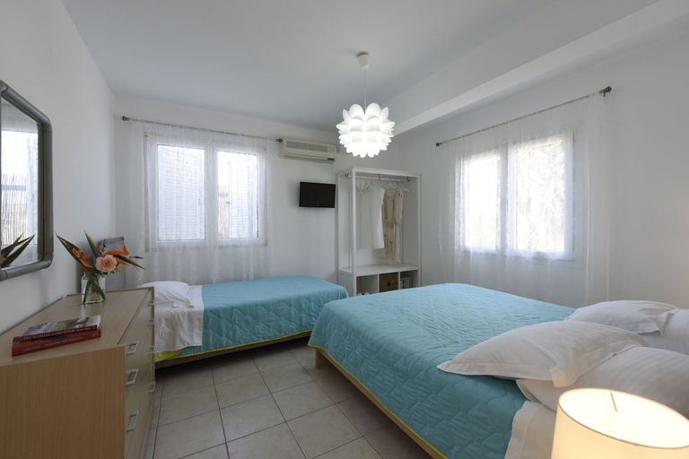 Bedroom 2, Tsakanos Studios, South Aegean