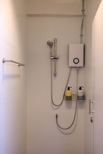 Bathroom 3, Baan Lung Poshtel - Hostel, Muang Chiang Mai