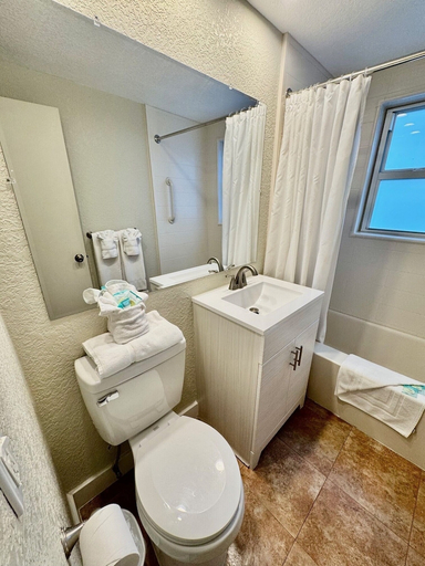 Bathroom 4, Silver Seas Beach Resort, Broward