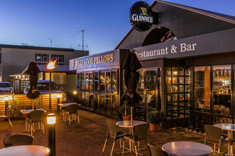 Food & Drinks 4, Twin Peaks Lakeside Inn, Taupo