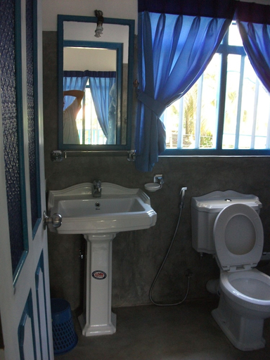 Bathroom 3, Zimmer Rest, Habaraduwa