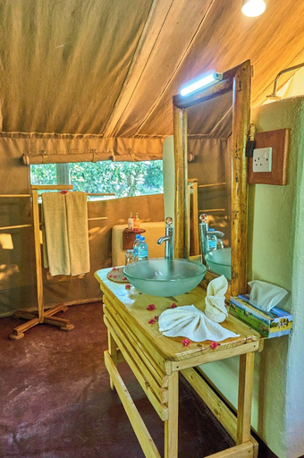 Bathroom, Migunga Tented Camp, Karatu