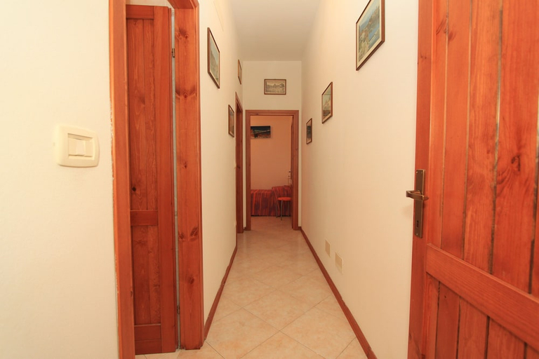 Others 4, Begonia Villas, Ferrara