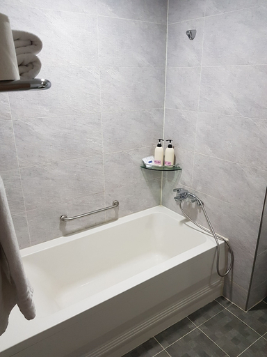 Bathroom 3, Yangyang International Airport Hotel, Yangyang