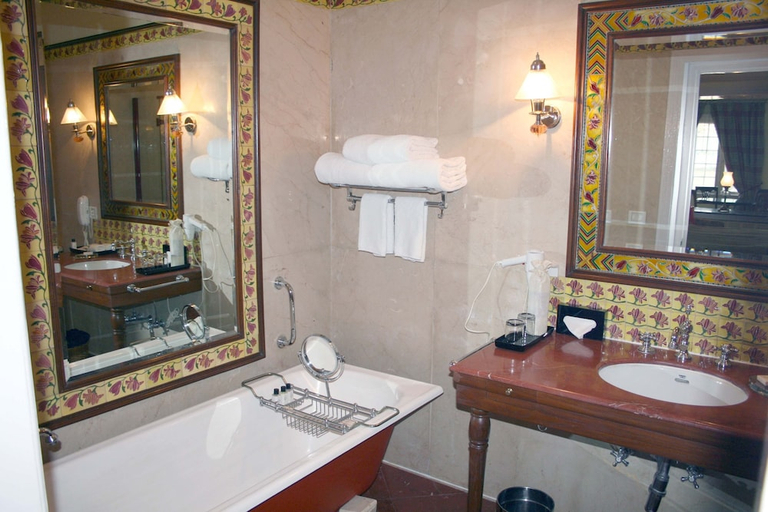 Bathroom 5, The Lalit Grand Palace Srinagar, Srinagar
