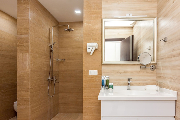 Bathroom 4, Dave Hotel Yerevan, Yerevan