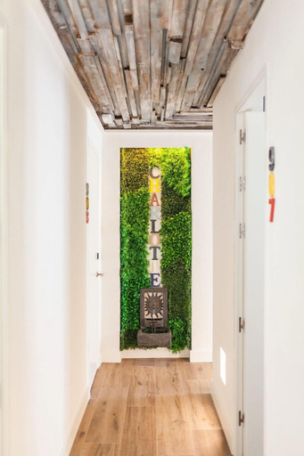 Others 5, Hostal Charlotte-Gran Via, Madrid