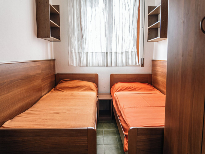 Room 3, Coastal Comfort in Lido del Sole With sea View, Venezia
