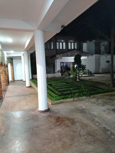 Others 3, Hotel Lakeside, N. Palatha East