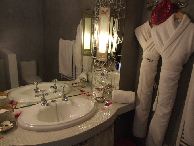 Bathroom 2, Dar Charkia, Marrakech