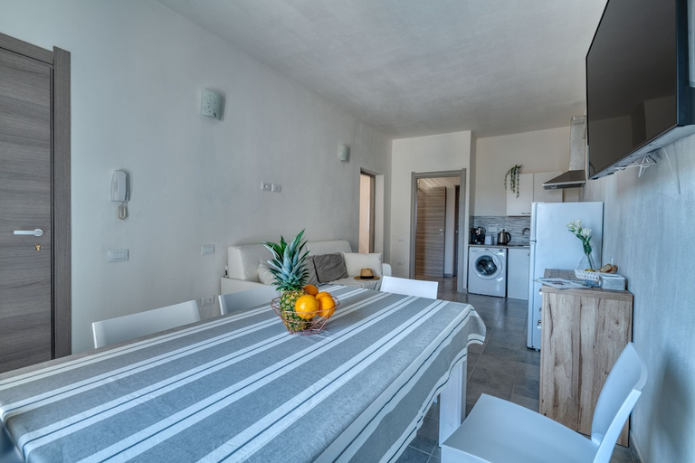 Others 5, IzzHome Cozy Sunflowers, Cagliari