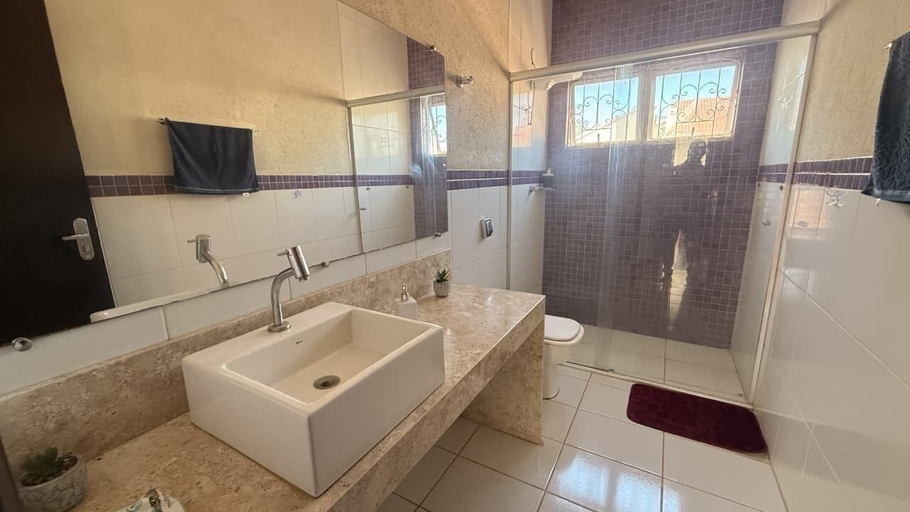 Bathroom 3, Pousada Casa Shanti, Dourados