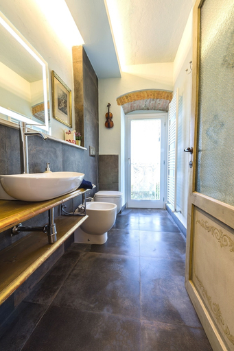 Bathroom 3, Casa San Michelangelo, Arezzo