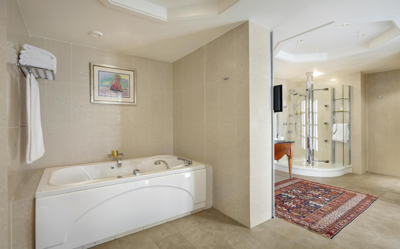 Bathroom 5, Hyatt Regency Baku, Baku