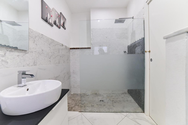 Bathroom 4, Cianta - Apartment With Terrace and Parking, Savona