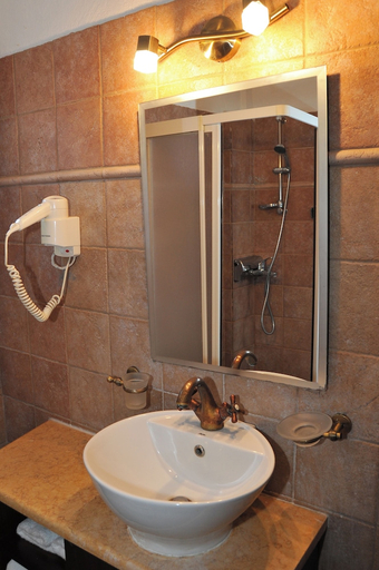 Bathroom 4, Archontiko Mesohori, Thessaly