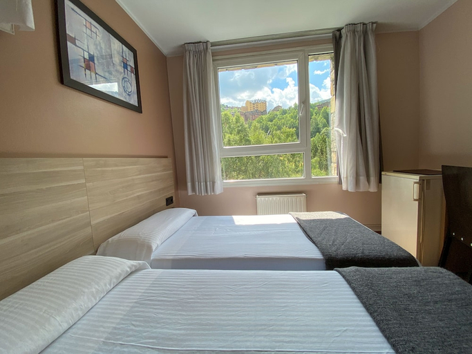 Bedroom 2, Somriu Hotel Vall Ski