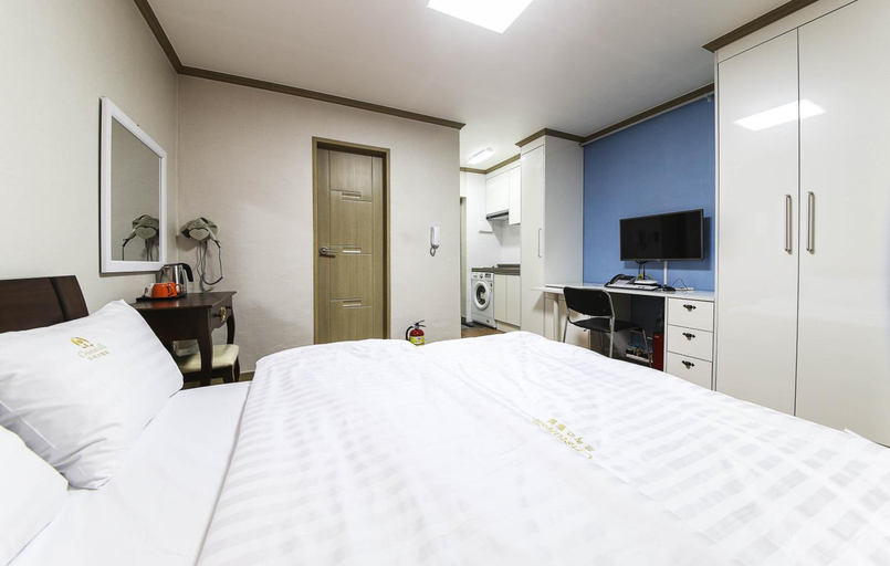 Bedroom 2, Crystal Residence Hotel, Daedeok
