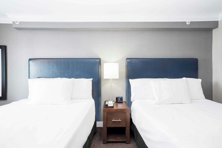 Bedroom 3, Sandman Signature Prince George Hotel, Fraser-Fort George