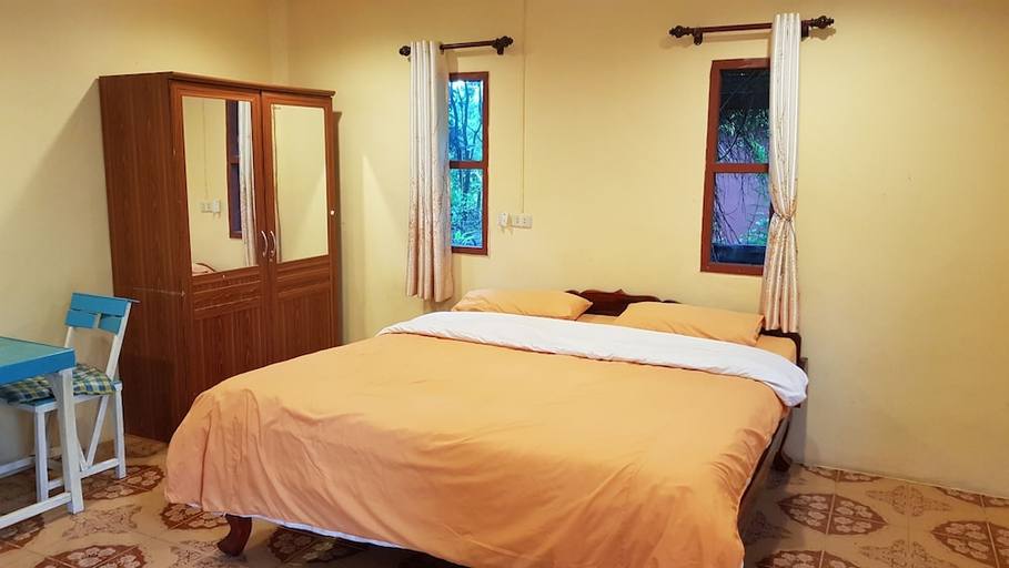 Others 3, Rainbow Resort, Phen