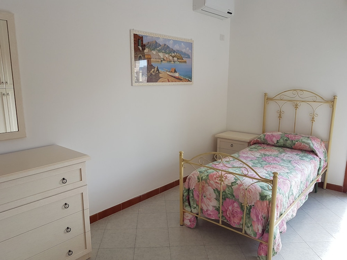 Bedroom 2, Deltamartini, Trapani