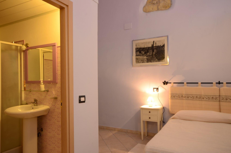 Bedroom 2, B&B Su Niu, Cagliari