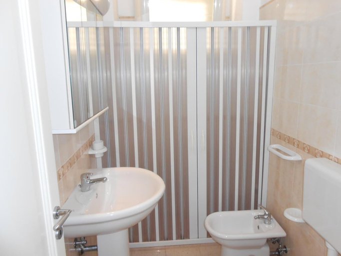 Bathroom 4, Casa Sasha, Lecce