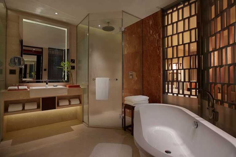 Bathroom 5, Hyatt Regency Qingdao, Qingdao