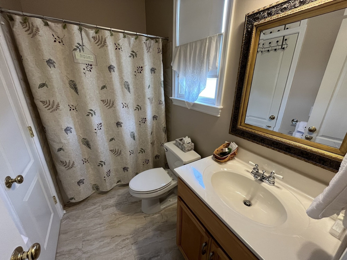 Bathroom 3, Haynes Bed and Breakfast, Guilford