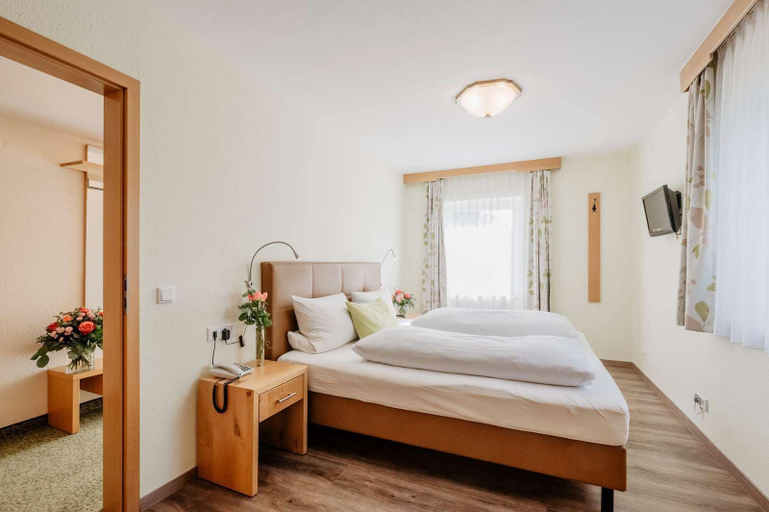Bedroom 2, Vitalhotel Garni Vier Jahreszeiten, Passau