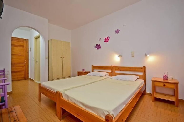 Bedroom 3, Galazia Studios, South Aegean