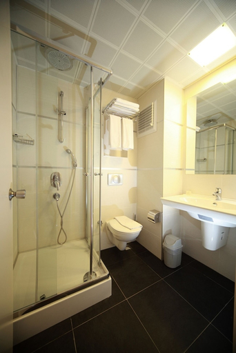 Bathroom 3, Grand Hotel Faros, Marmaris
