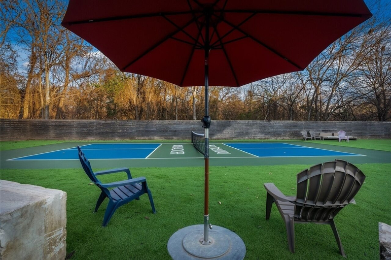 Sport court, South Austin Condo, Travis
