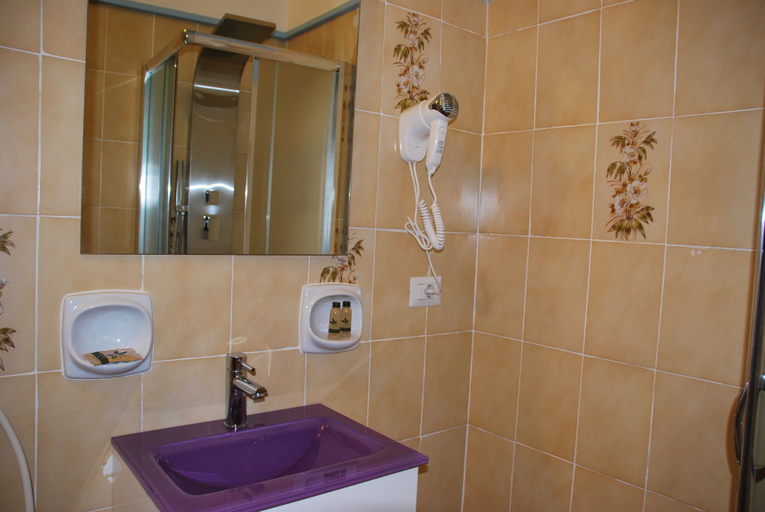 Bathroom 2, Pomice Studio, Messina
