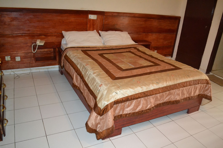 Bedroom 2, Hotel Le Diplomate, Mfoundi