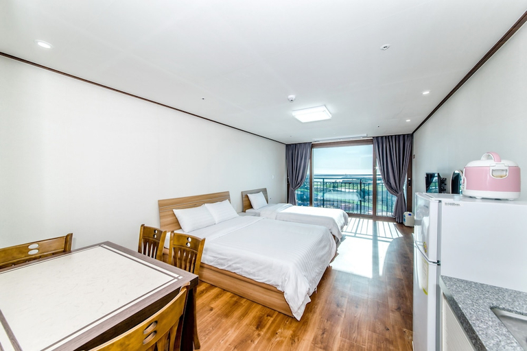 Bedroom 2, Rejina Pension, Seogwipo
