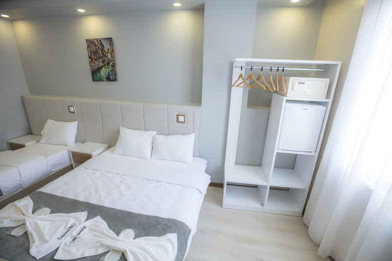 Bedroom 4, Express Inci Airport Hotel, Bakırköy