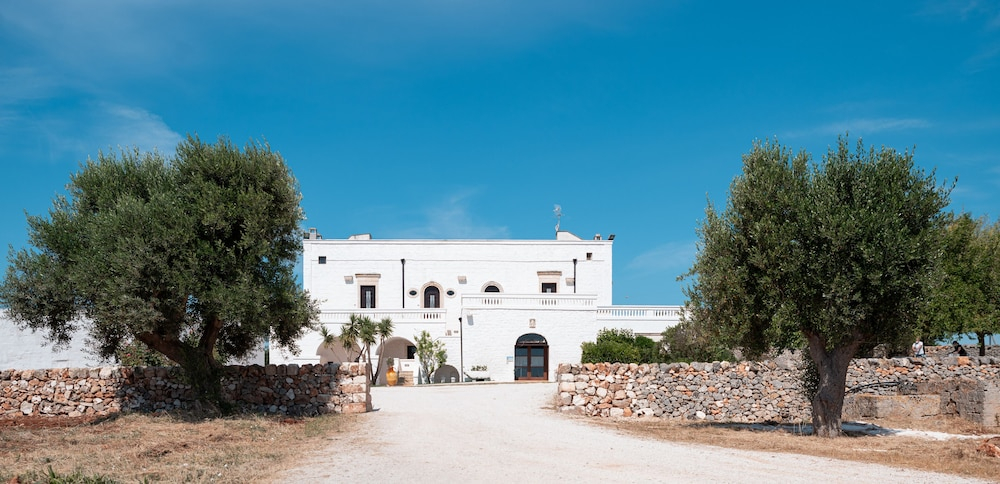 Others 3, Masseria Donna Nina, Brindisi