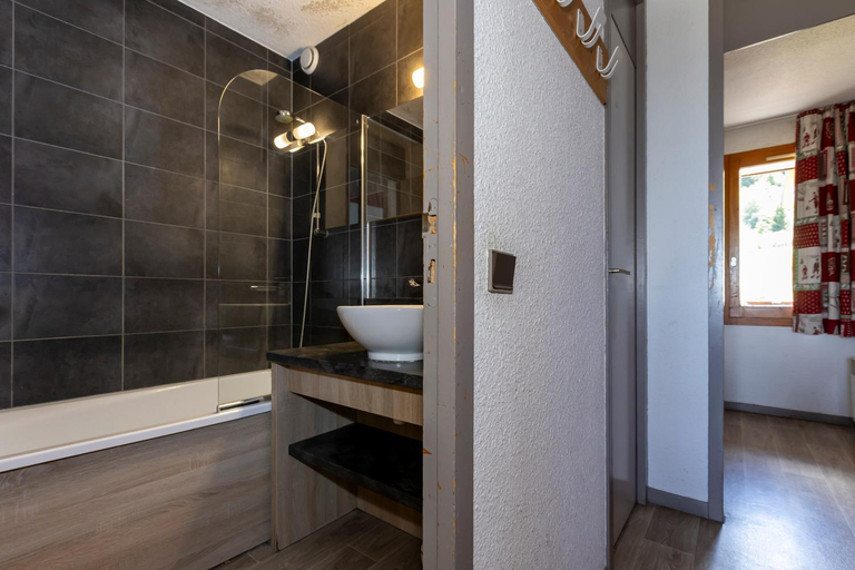 Bathroom 4, Residence Odalys Le Hameau du Mottaret, Savoie