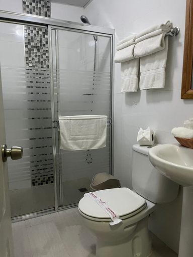 Bathroom 4, Hotel Century Plaza, Santiago de los Caballeros